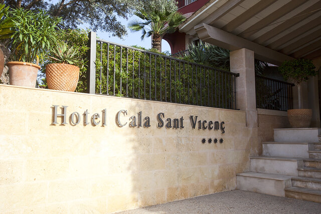 Imagen de los exteriores del Hotel Cala Sant Vicen&ccedil; - Adults Only + 16. Foto 13
