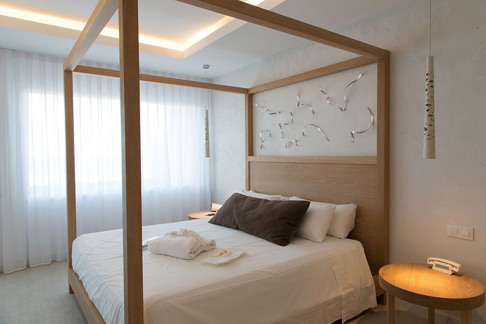 Imagen de la habitación del Hotel Cala Saona. Foto 2