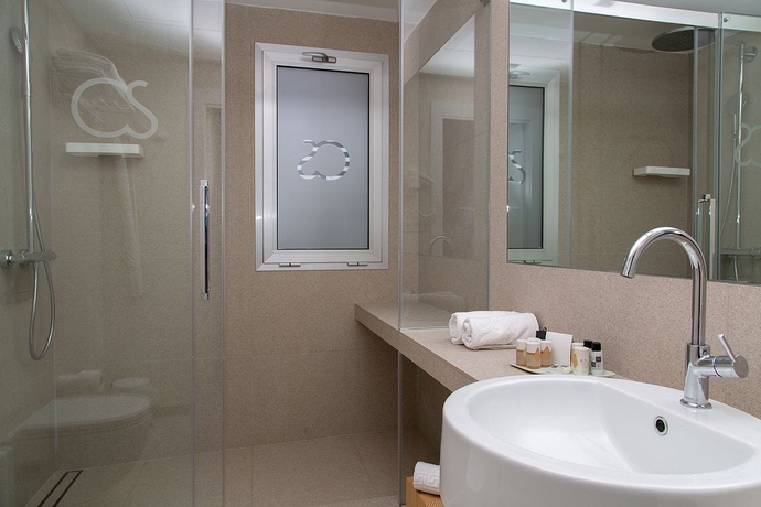 Imagen de la habitación del Hotel Cala Saona. Foto 8