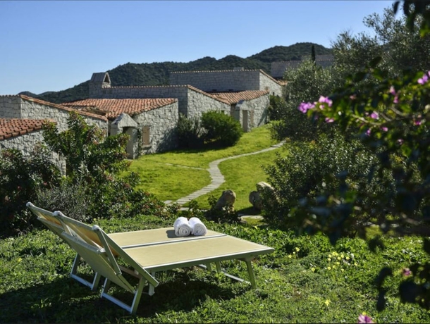 Imagen de la habitación del Hotel Cala Sinzias Resort. Foto 6