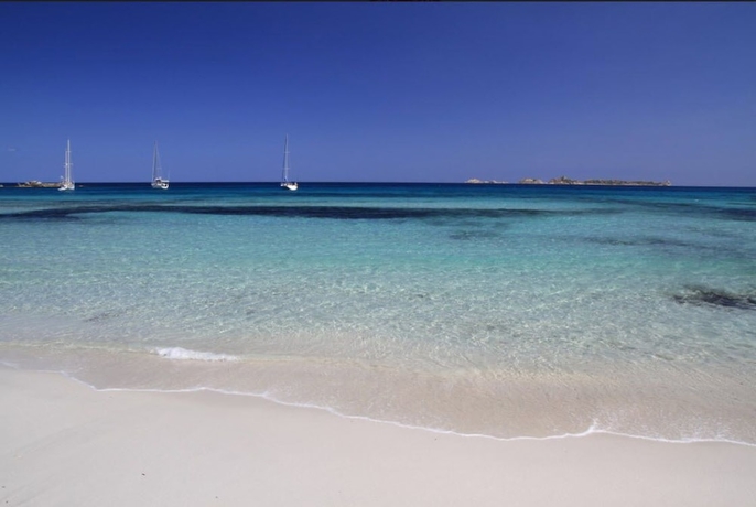 Imagen de los exteriores del Hotel Cala Sinzias Resort. Foto 14