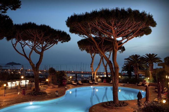 Imagen de la piscina del Hotel Cala del Porto Punta Ala - Preferred Hotels. Foto 16