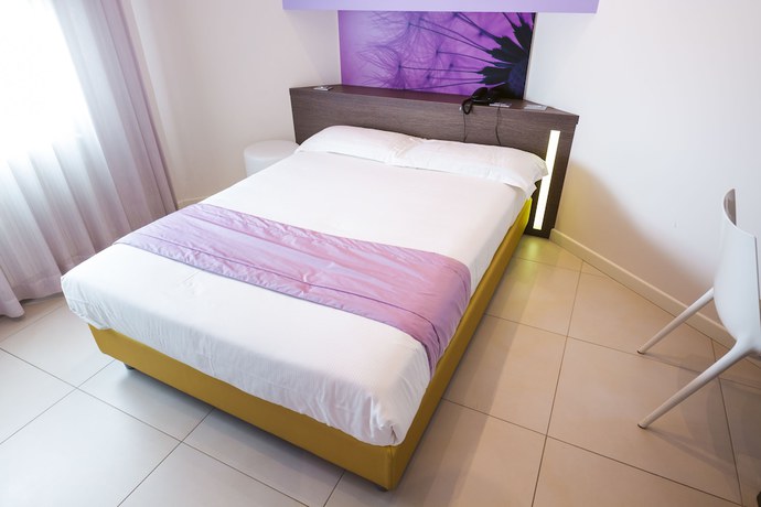 Imagen de la habitación del Hotel CalaLuna. Foto 4