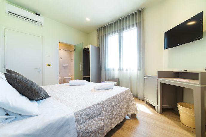 Imagen de la habitación del Hotel CalaLuna. Foto 12