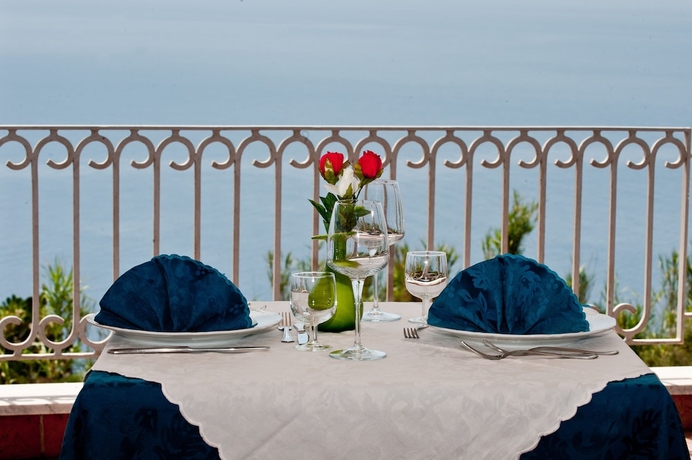 Imagen de los interiores del Hotel Calabattaglia. Foto 16