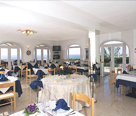 Imagen del bar/restaurante del Hotel Calabattaglia. Foto 4