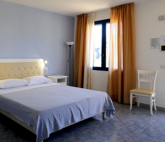 Imagen de la habitación del Hotel Calabernardo Resort. Foto 7