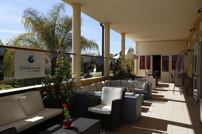 Imagen del bar/restaurante del Hotel Calabernardo Resort. Foto 5