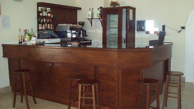 Imagen del bar/restaurante del Hotel Calabria. Foto 4