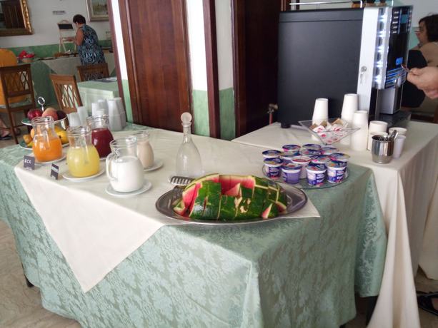 Imagen del bar/restaurante del Hotel Calabria. Foto 5
