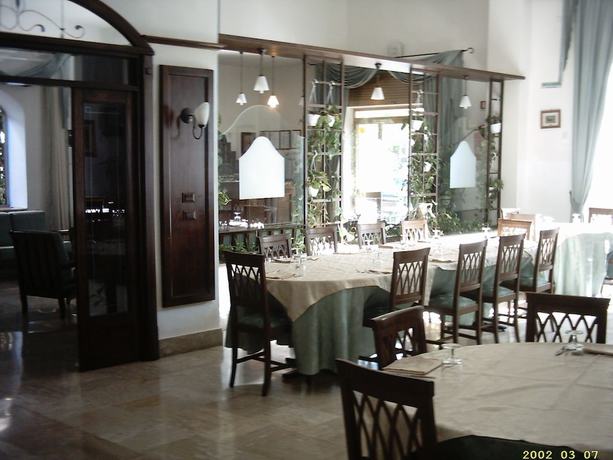 Imagen del bar/restaurante del Hotel Calabria. Foto 9