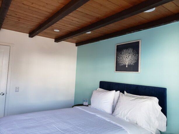 Imagen de la habitación del Hotel Calafia Inn. Foto 19