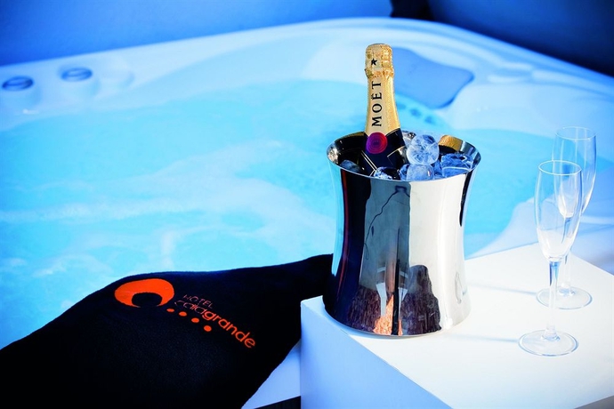 Imagen de la piscina del Hotel Calagrande Spa. Foto 12