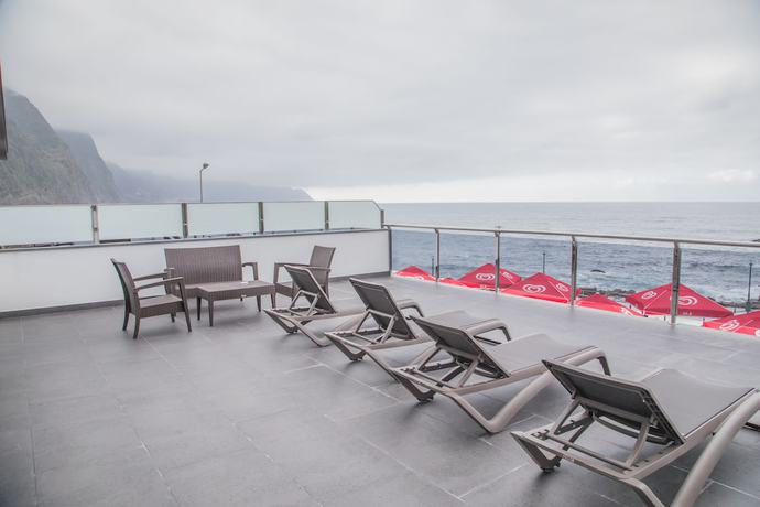 Imagen de los exteriores del Hotel Calamar. Foto 18