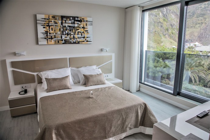 Imagen de la habitación del Hotel Calamar. Foto 7