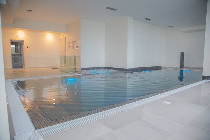 Imagen de la piscina del Hotel Calamar. Foto 20