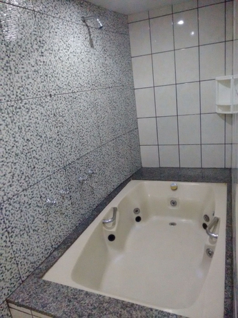 Imagen de la habitación del Hotel Calamares. Foto 5