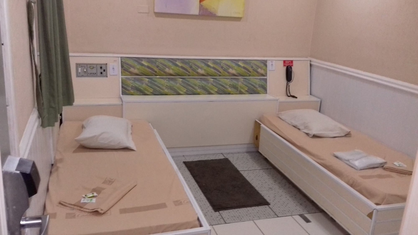 Imagen de la habitación del Hotel Calamares. Foto 10