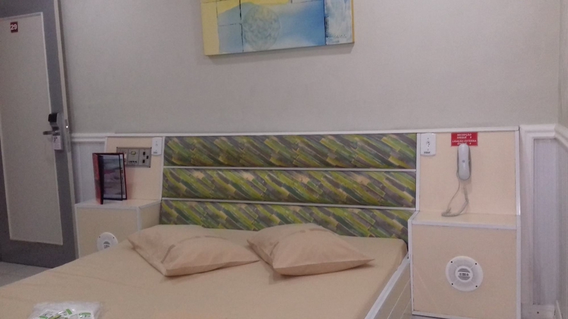 Imagen de la habitación del Hotel Calamares. Foto 12