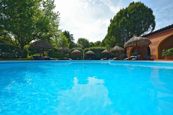 Imagen de la piscina del Hotel Calamidoro. Foto 13