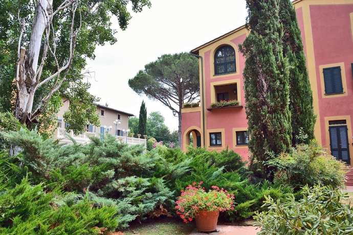 Imagen de los exteriores del Hotel Calamidoro. Foto 6