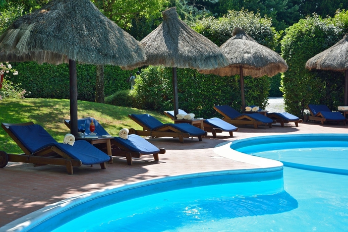 Imagen de la piscina del Hotel Calamidoro. Foto 16