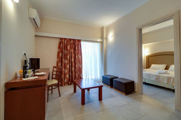 Imagen de la habitación del Hotel Calamos Beach Family Club. Foto 6