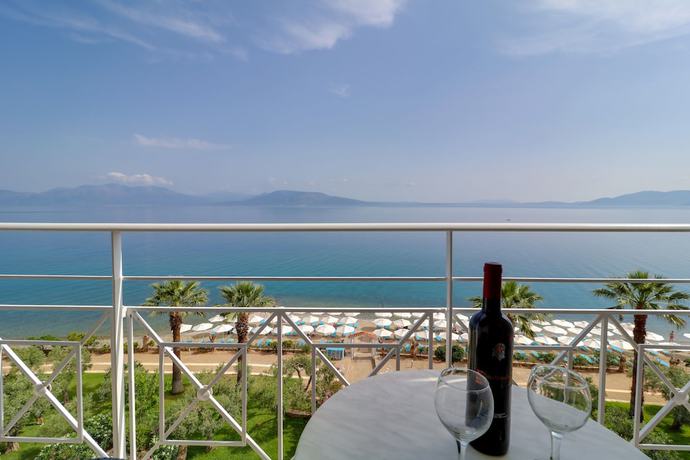 Imagen de la habitación del Hotel Calamos Beach Family Club. Foto 10