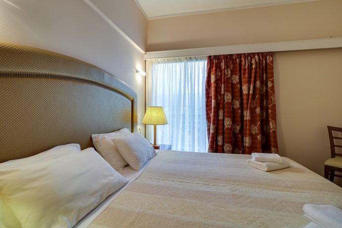 Imagen de la habitación del Hotel Calamos Beach Family Club. Foto 14