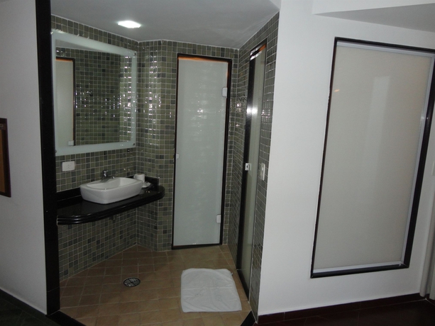 Imagen de la habitación del Hotel Calandre. Foto 2