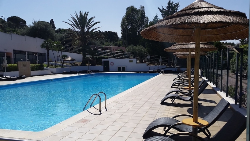 Imagen de la piscina del Hotel Calanica Residence. Foto 18