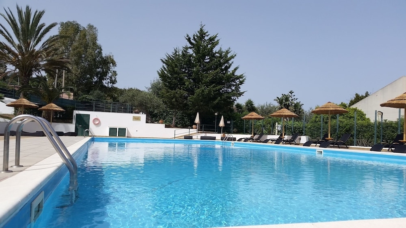 Imagen de la piscina del Hotel Calanica Residence. Foto 19