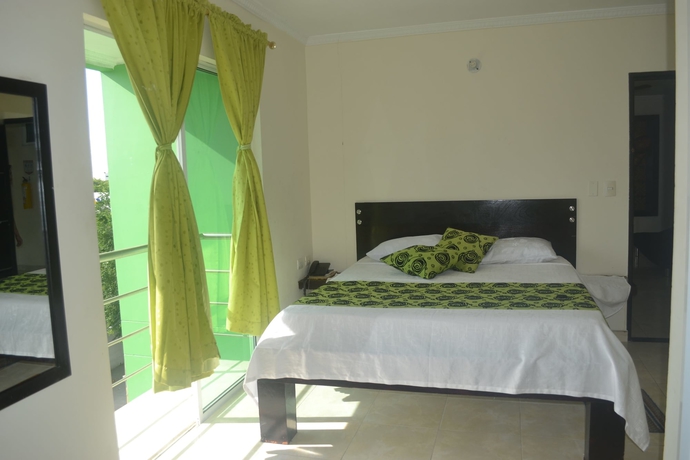 Imagen de la habitación del Hotel Calarca N1. Foto 6