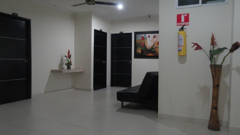 Imagen de los interiores del Hotel Calarca N1. Foto 16
