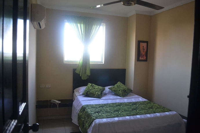 Imagen de la habitación del Hotel Calarca N1. Foto 12