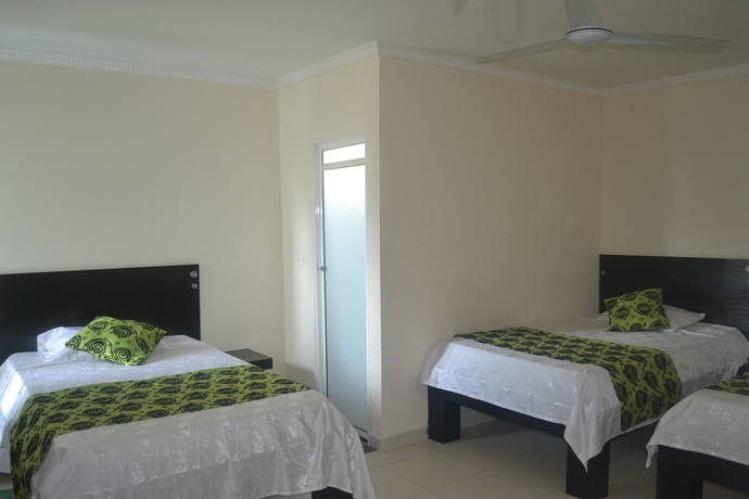 Imagen de la habitación del Hotel Calarca N1. Foto 14