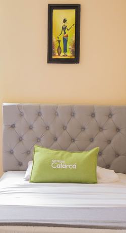 Imagen de la habitación del Hotel Calarca N2. Foto 3