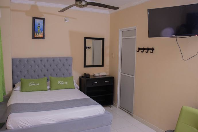Imagen de la habitación del Hotel Calarca N2. Foto 4