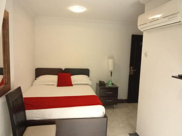 Imagen de la habitación del Hotel Calasanz Real. Foto 5