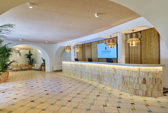 Imagen de los interiores del Hotel Calaserena Resort. Foto 18