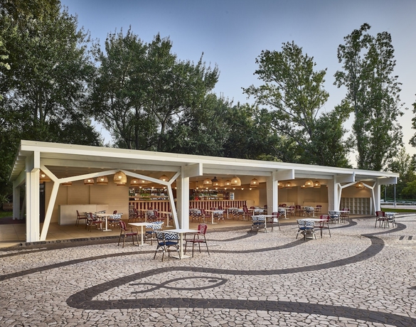 Imagen del bar/restaurante del Hotel Calaserena Resort. Foto 7