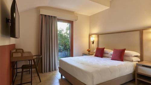 Imagen de la habitación del Hotel Calaserena Resort. Foto 13