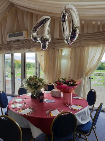 Imagen del bar/restaurante del Hotel Calderfields Golf and Country Club. Foto 8
