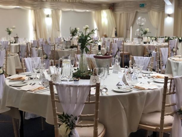 Imagen de los interiores del Hotel Calderfields Golf and Country Club. Foto 15