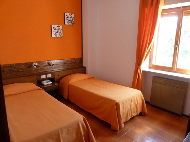 Imagen de la habitación del Hotel Caldora. Foto 8