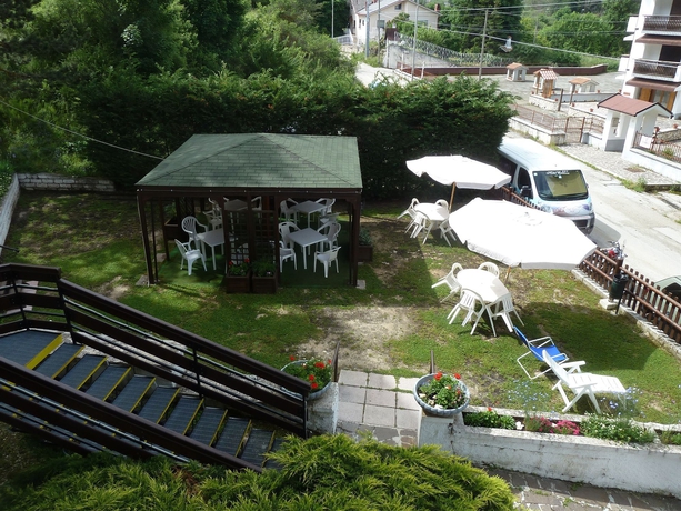 Imagen de los exteriores del Hotel Caldora. Foto 9