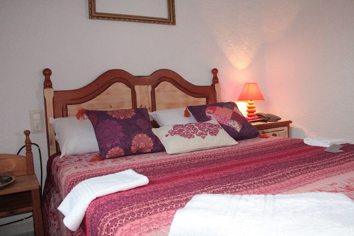 Imagen de la habitación del Hotel Caléndula. Foto 9