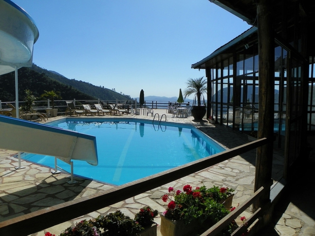 Imagen de la piscina del Hotel Caled&ocirc;nia Inn. Foto 16