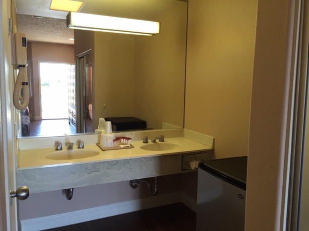 Imagen de la habitación del Hotel Cali Inn. Foto 7