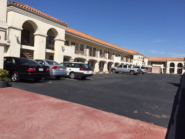 Imagen de los exteriores del Hotel Cali Inn. Foto 15
